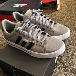 Adidas Men’s Daily 4.0 Sneaker (Gray, M 10.5)