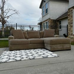 Jonathan Louis Beige Reversible Chaise Couch Sala Free Delivery 