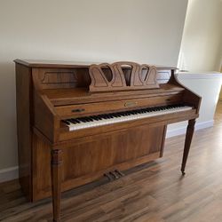 ****UPRIGHT PIANO****Schafer & Sons