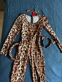 costume