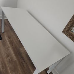 White Desk, Practically New 63*23.6 inch