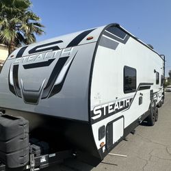 21 Forest River Stealth 2413 Toy hauler - Clean 