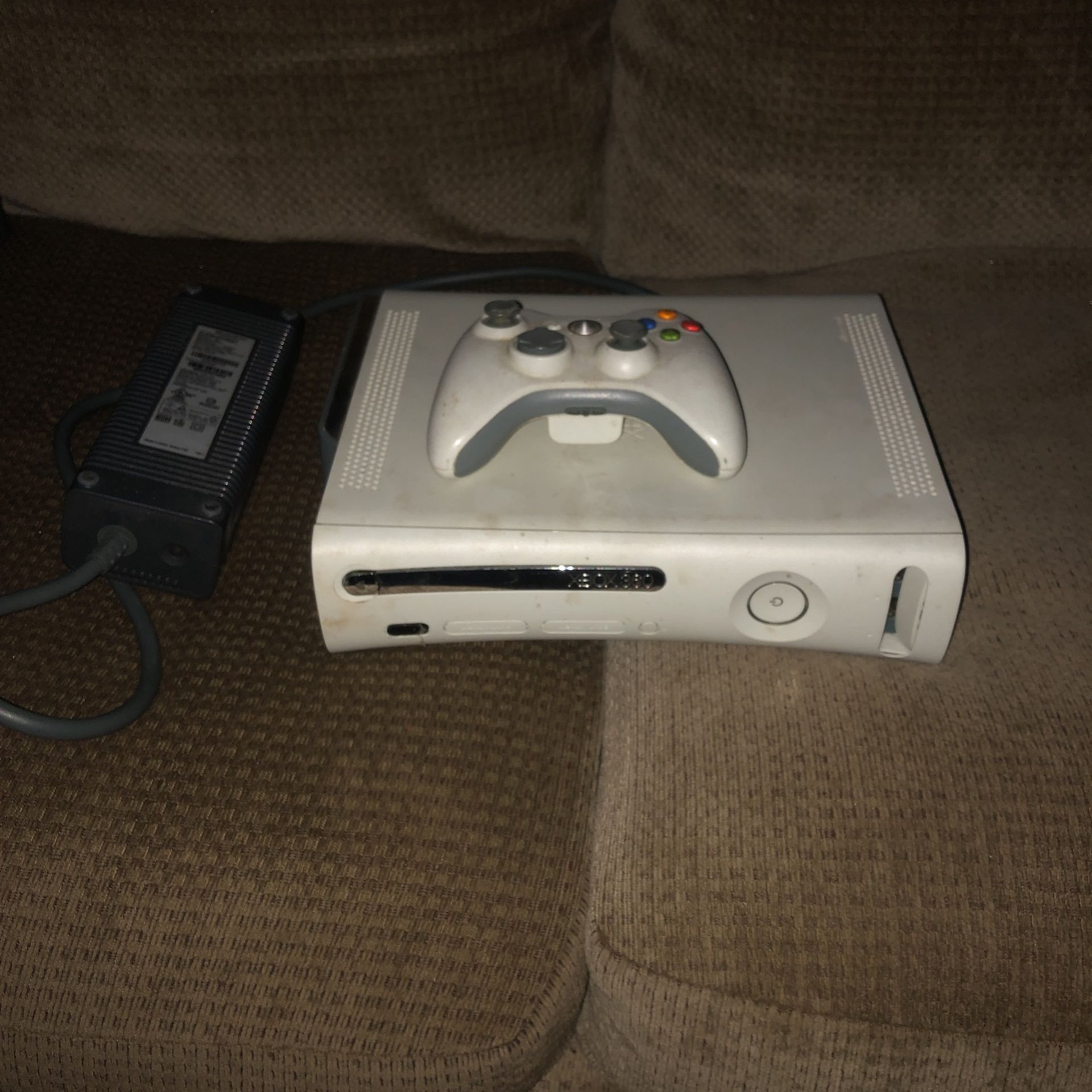 White Xbox 360 With Hard drive