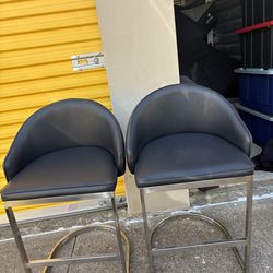 2 Bar stools (living spaces)
