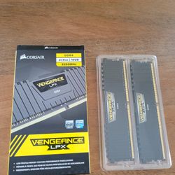 Corsair Vengeance LPX DDR4 RAM (2x8GB)
