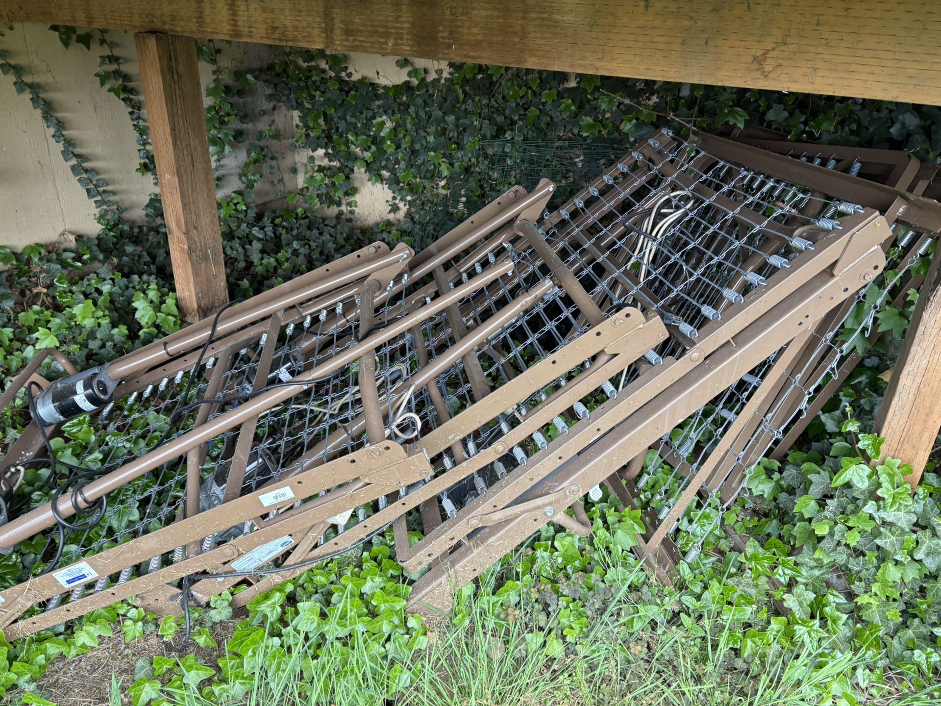 Free Scrap Metal/Bed Frames