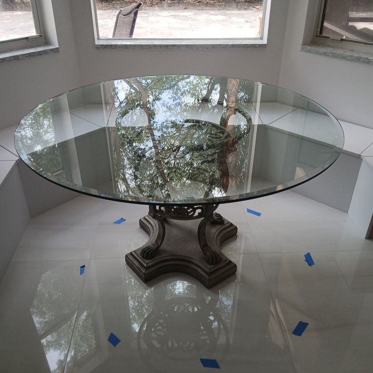 Beautiful glass table with 4 chairs!! $100