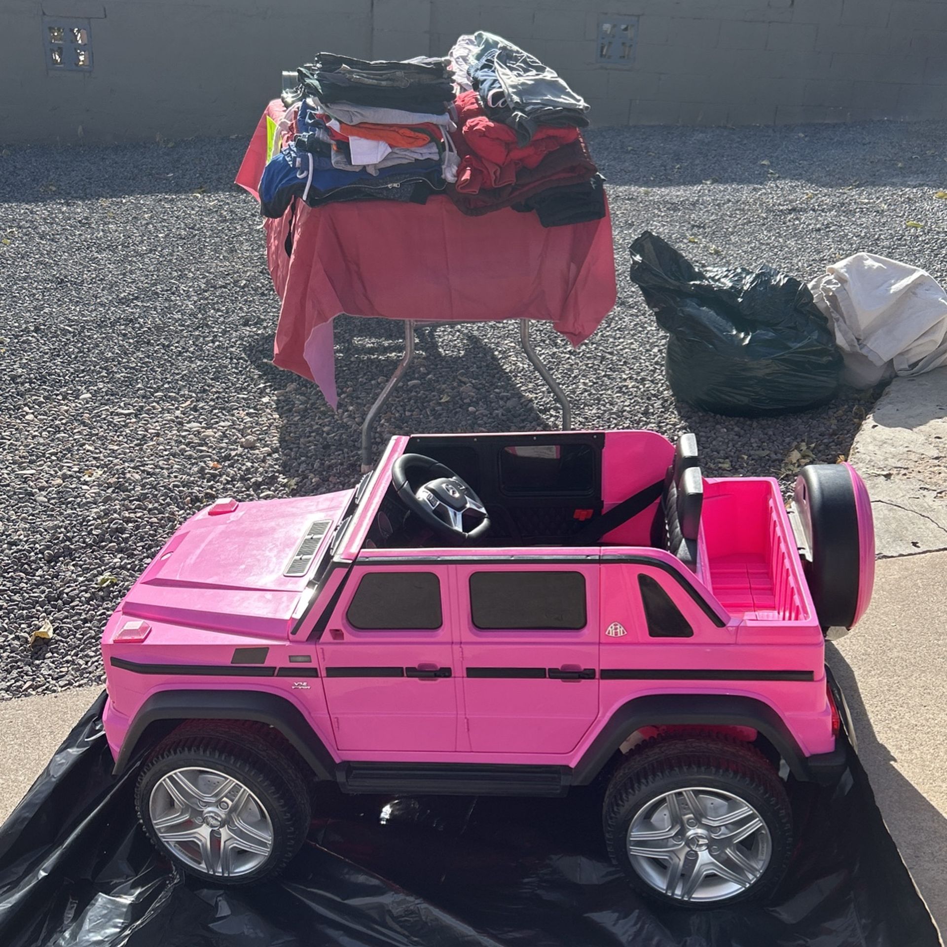 Eléctric Car  Yard Sale