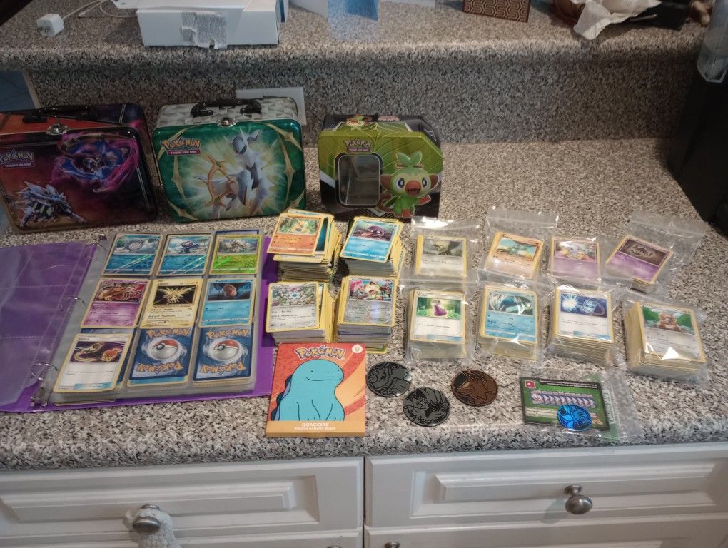 Huge Pokemon Trading Card Lot Metal Collector Tin Lunch Boxes Coins Tokens Holders Collection Holographic Holos Common Uncommon Rare Reverse Full Art
