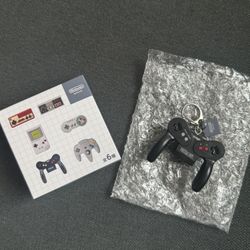 1995 Nintendo Virtual Boy Keychain 