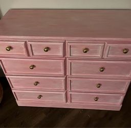 Chest of drawers