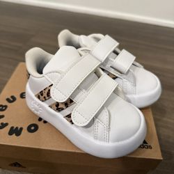 Toddler Adidas Bubble Comfy Sneakers + FREE Items