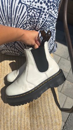 Dr. Martens White 2976 Smooth Platform US Women’s Size 6