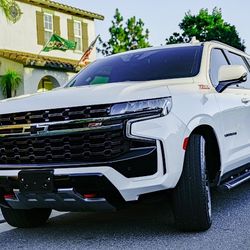 2022 Chevrolet Suburban Z71 4WD – Clean, Loaded