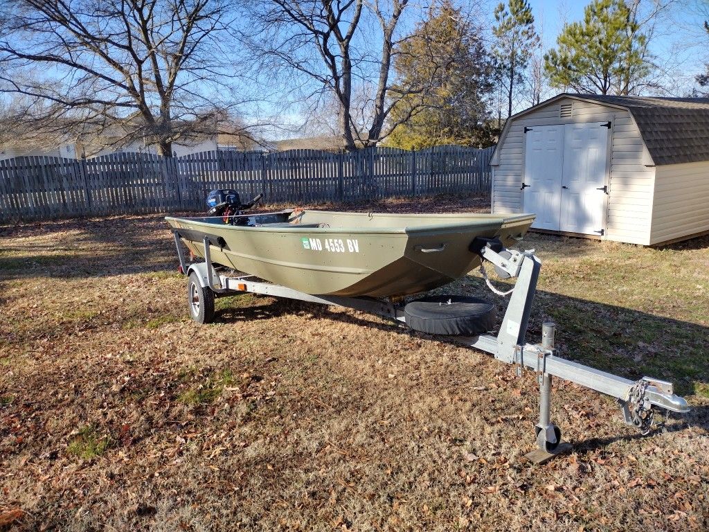 14' LOWE Jon Boat