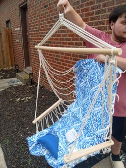 Hanging hammock chair