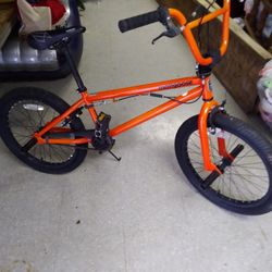 MONGOOSE.  INDEX. 2.0.  COMP.  ORANGE PAINT. BMX   200 OBO