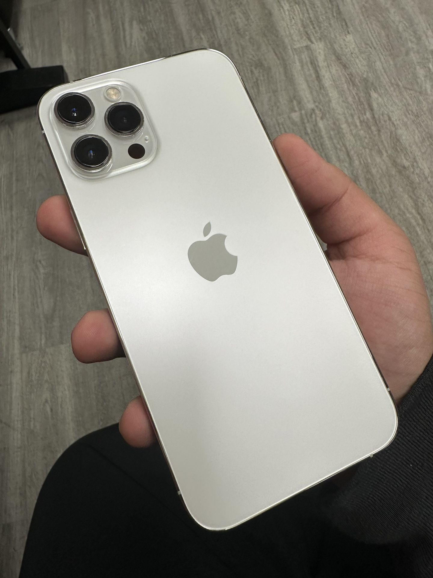 iPhone 12 Pro Max 512gb Unlocked $80 Down