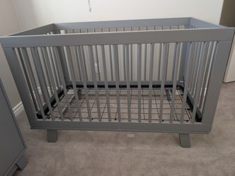 LIKE NEW Hudson 3-in-1 Convertible Crib with Toddler Bed Conversion