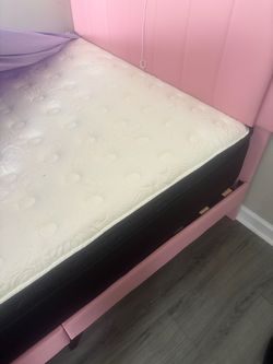 Full size bed