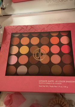 BH Cosmetics Ultimate Matte 42 Color Shadow Palette