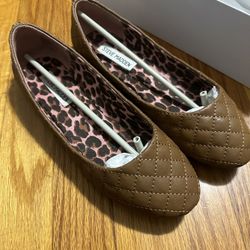 Like New Girls Flats