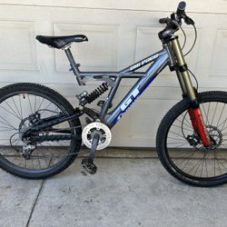 GT Downhill Mountain Bike