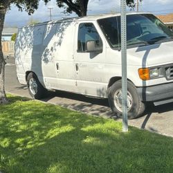 2003 Ford Cargo Van E350