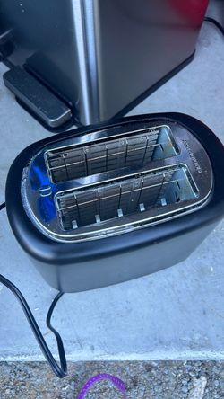 Bread toaster