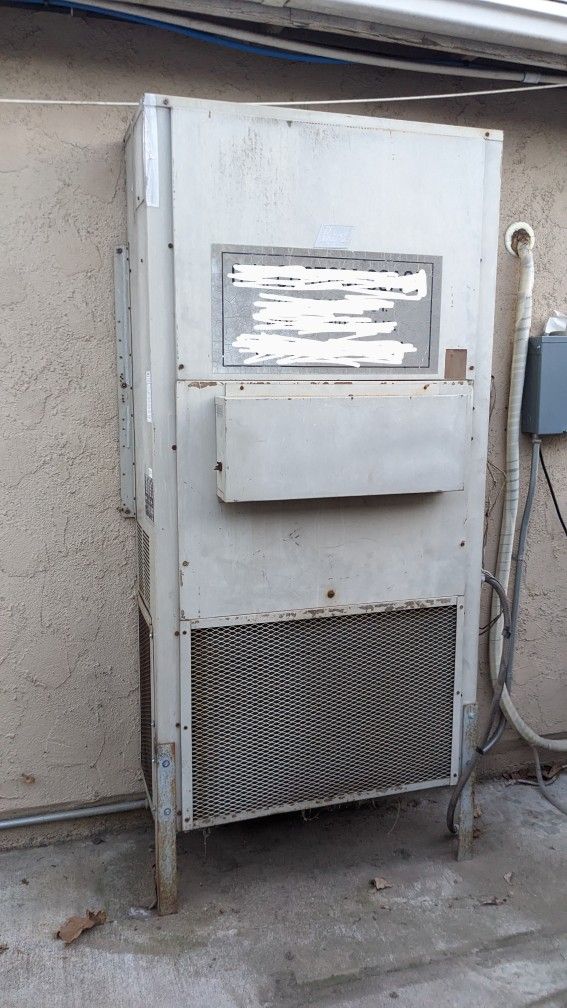 AC/HEATER FOR SALE $550 IN FONTANA