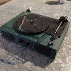 Record Player With Speakers
