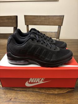 Men’s Air Max Invigor Shoes Size 8