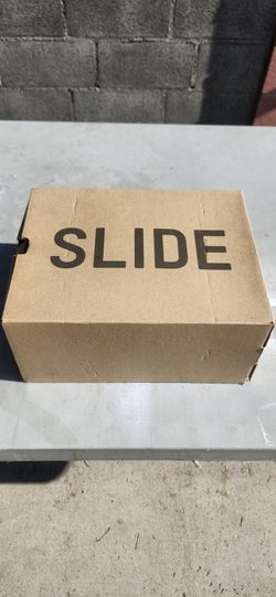 Yeezy Slides Size 10