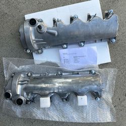 NewYall 4.6L 5.4L Left and Right Engine Valve Cover with Gaskets Bolts for Ford Expedition Explorer Sport Trac F250/F350 Super Duty F150 Mustang Linco