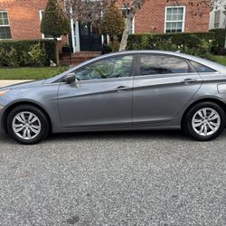 2012 Hyundai Sonata Four-Door