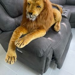 Toy lion