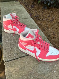 Air Jordan 1 Mid “Digital Pink” (Women’s)-size 9.5