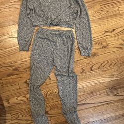 Girls Two Piece Outfit: Size 11/12