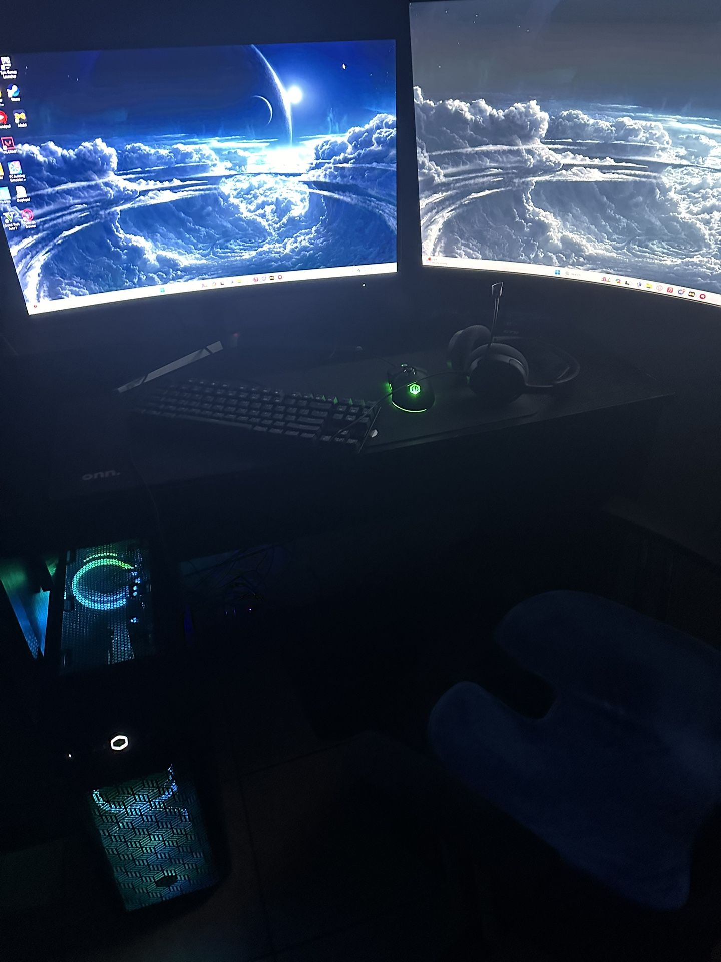 Gaming Setup (READ DESCRIPTION!!!)