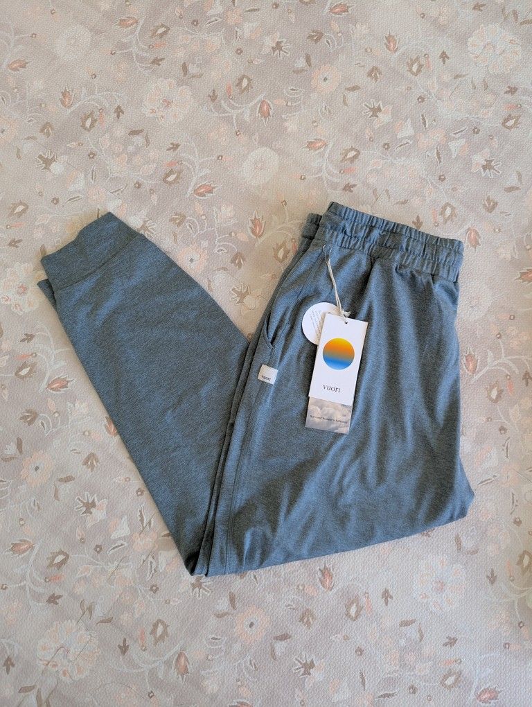 NWT Vuori- Performance Jogger Stormy Heather Small