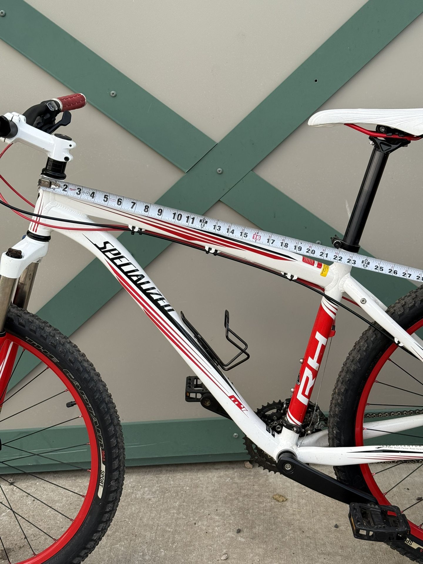 Specialized Rockhopper M4 17.5" Frame Mountain Bike