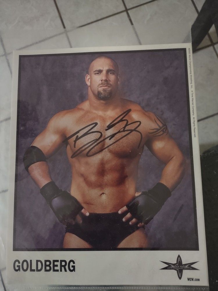 Signed WWE Goldberg & Brett Hart HoF Memorabilia