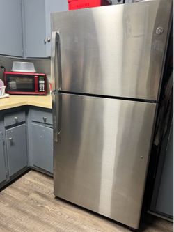 GE Stainless Steel Fridge Great Condition