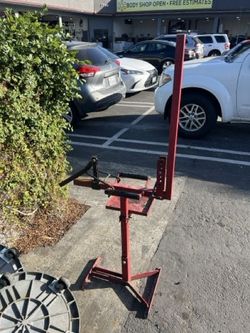 Adjustable Manual Tire Spreader For Light Truck and Car Tires.