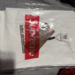 Supreme Burberry Logo Tee M