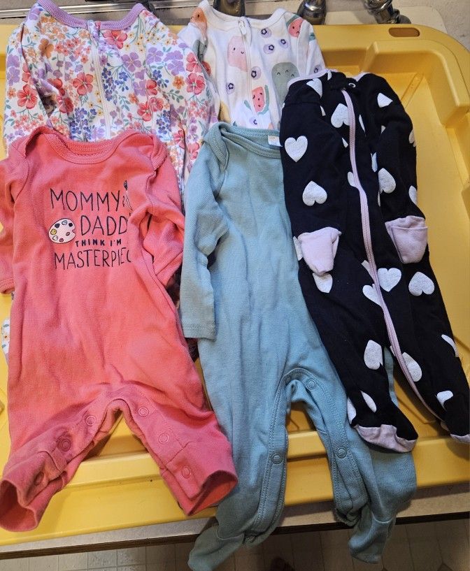 5 Piece Newborn Assorted Kids Sleepers / One Pieces Bundle