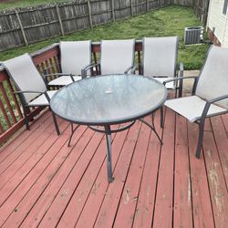 Outdoor dining set