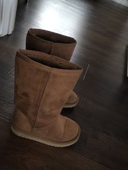 Kids size 12 brown boots (children place)