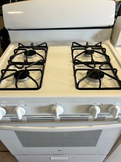 White GE stove (delivery+install available) Width 30”