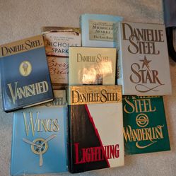 Vintage 80s/90s Danielle Steel & Nicholas Sparks Books